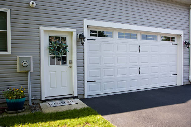 24/7 Emergency Garage Door Panel Replacement experts in Captain Cook, HI